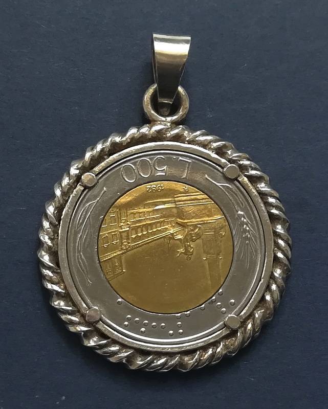 ITALY 1982 R PENDANT "500 LIRA"