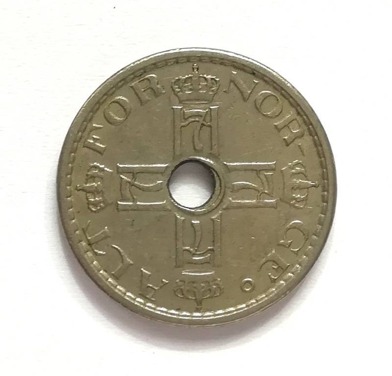 SWEDISH 50 ORE COIN 1945