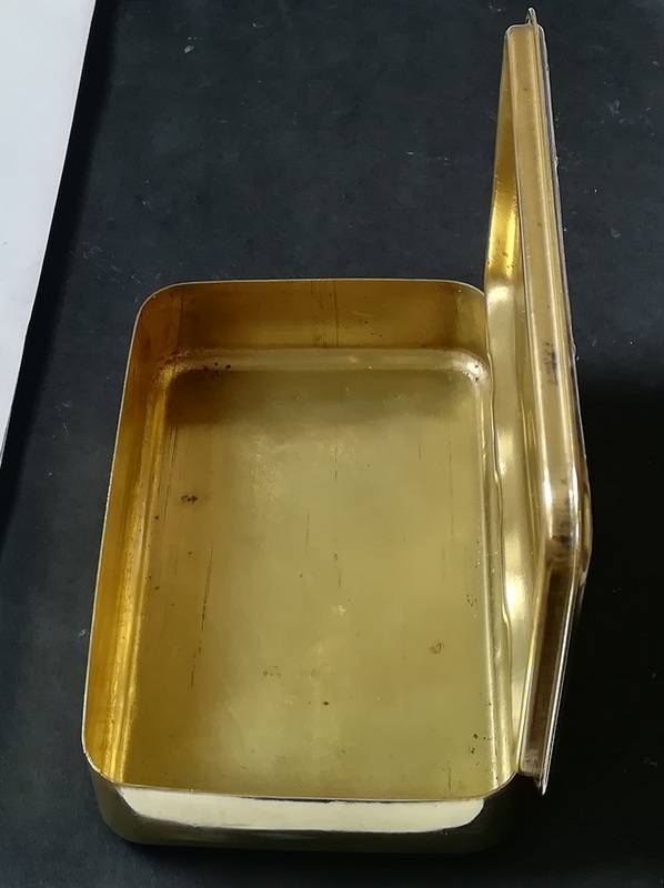 1914 QUEEN MARY CHRISTMAS CHOCOLATE TIN
