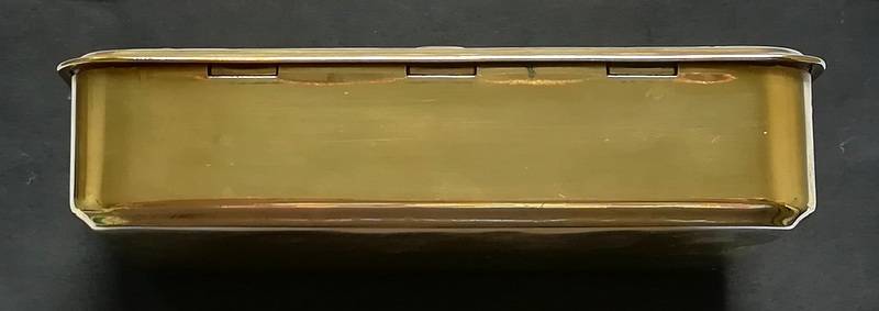 1914 QUEEN MARY CHRISTMAS CHOCOLATE TIN