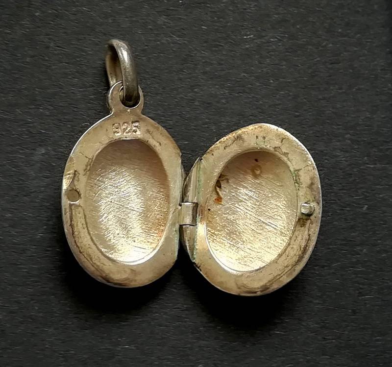STERLING SILVER LOCKET 12X15MM 2,2 GRAMS