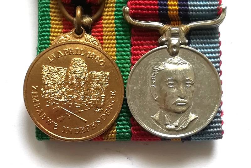 ZIMBABWE INDEPENDENCE MEDAL AND GEN SERVICE MEDAL (RHODESIA) FULL SIZE+MINIATURES 4000 SGT RA TURNER