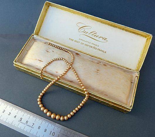 VINTAGE SIMULATED PEARL STRING IN BOX