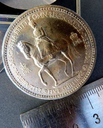 COIN .ELIZABETH 2. ....DEI GRATIA BRITT OMN REGINA ..FIVE SHILLINGS. 1953.UNCIRCULATED