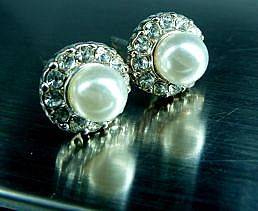 STRIKING STUDS. COSTUME JEWELLERY. UNUSED