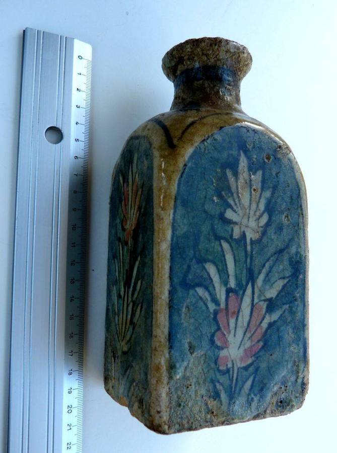 ANTIQUE PERSIAN VASE. QAJAR DYNASTY. 15.-17th Centuries