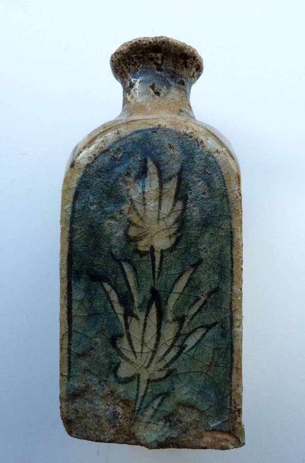 ANTIQUE PERSIAN VASE. QAJAR DYNASTY. 15.-17th Centuries