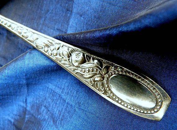 VICTORIAN ICING SUGAR SPOON