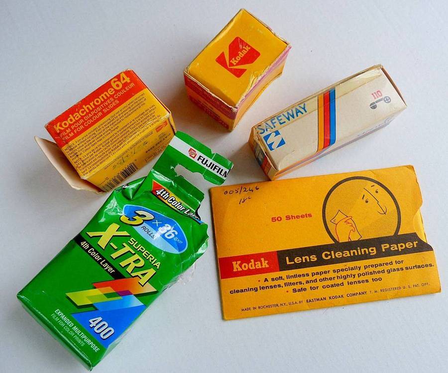 FILM ROLLS SEALED EXPIRED AND ACCESSORIES