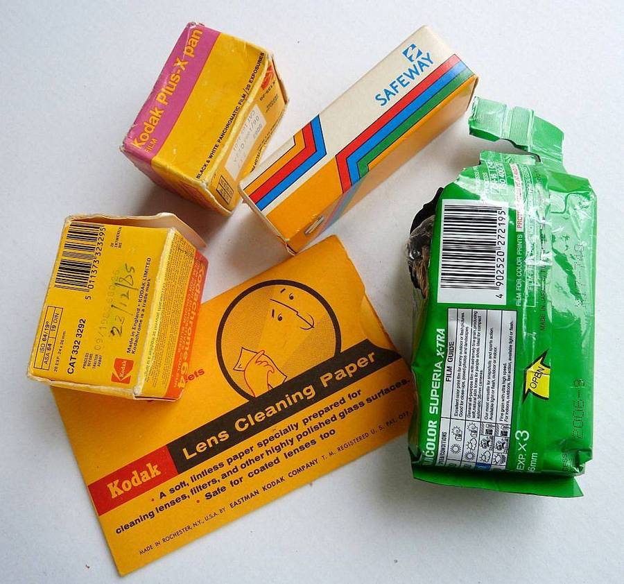 FILM ROLLS SEALED EXPIRED AND ACCESSORIES