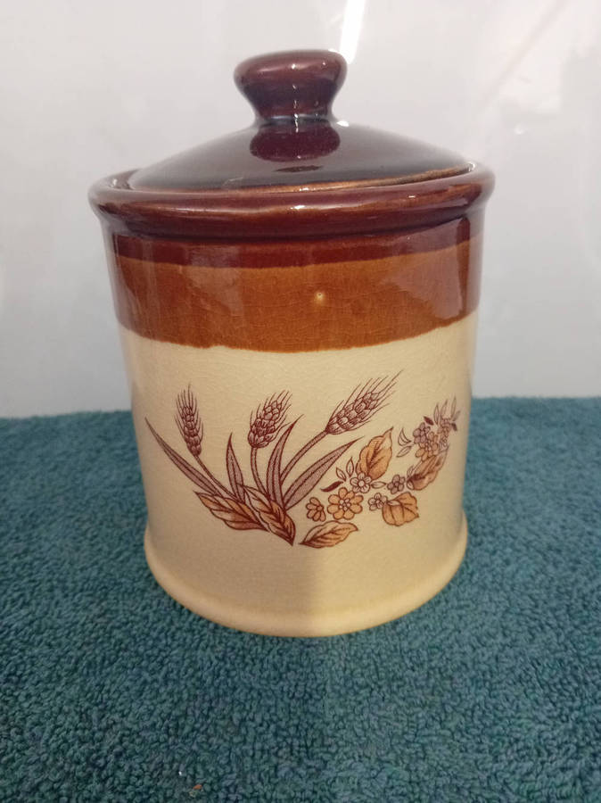 VINTAGE TAIWAN WHEAT PATTERN GLAZED JARS.