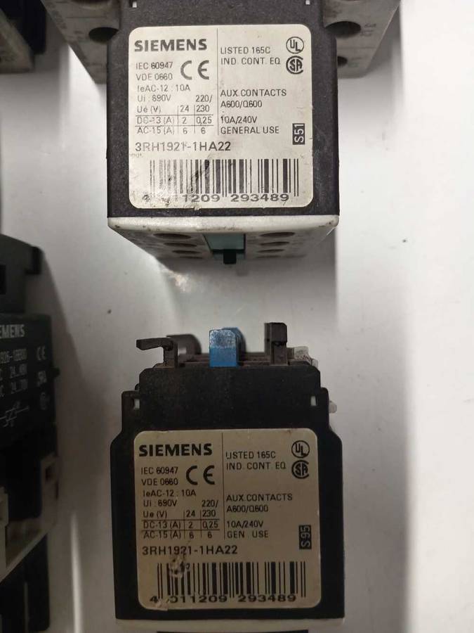 SIEMENS CONTACTORS AS PER PHOTOS.