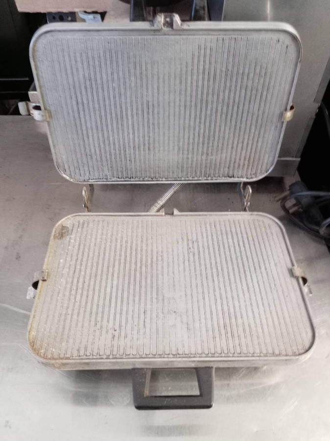 Vintage Pineware Waffle / Sandwich Toaster. No Cord.