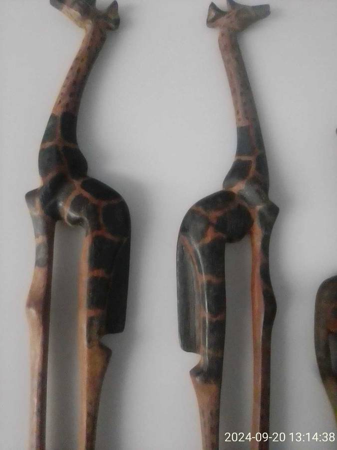 AFRICAN HAND CARVED GIRAFFE SPOONS AND FORKS