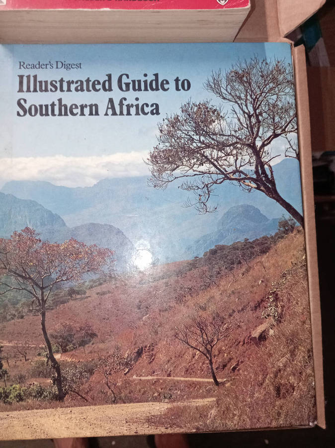 BOOKS : NEW SOUTHERN AFRICAN BOOK OF THE ROAD AND  OTHER AS PER PHOTOS. R99. 00 THE LOT.