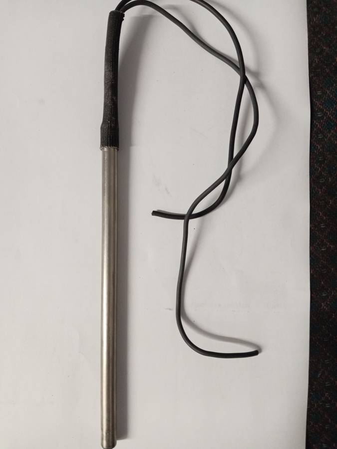 REFRIGERATION : AMMONIA / GAS / CARAVAN. 9.5mm DIAMETER 160W 12V ELEMENT.