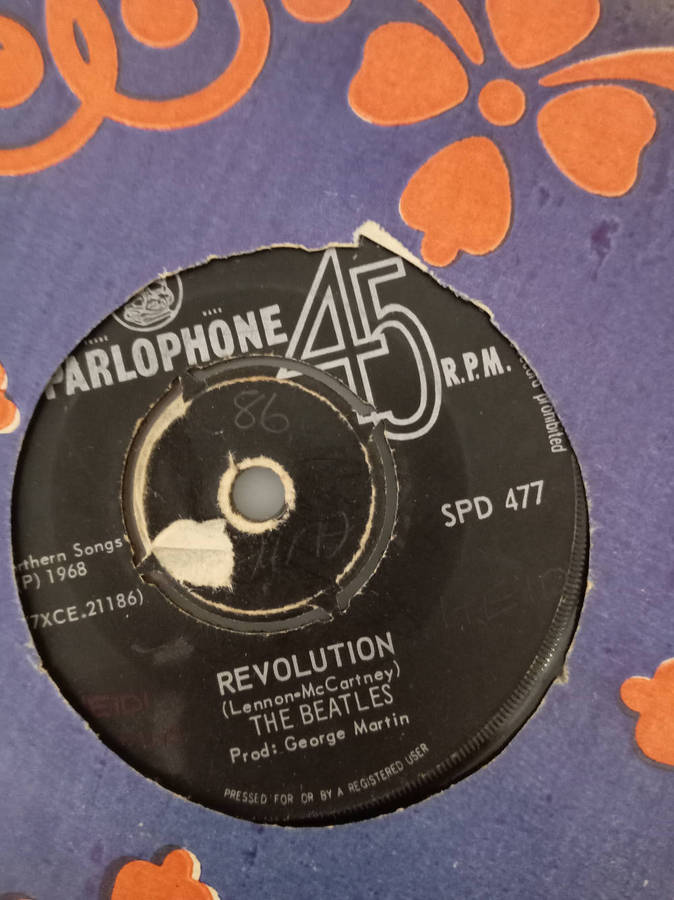 THE BEATLES / GEORGE HARRISON SEVEN SINGLES. AS PER PHOTOS.