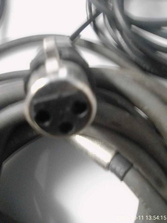 CRAFTMAN MODEL RY 35 BS GUITAR AND LEADS