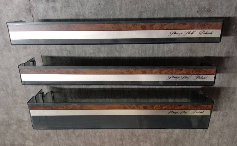 BARLOWS FRIDGE DOOR STORAGE SHELVES. 425mm LENGTH.