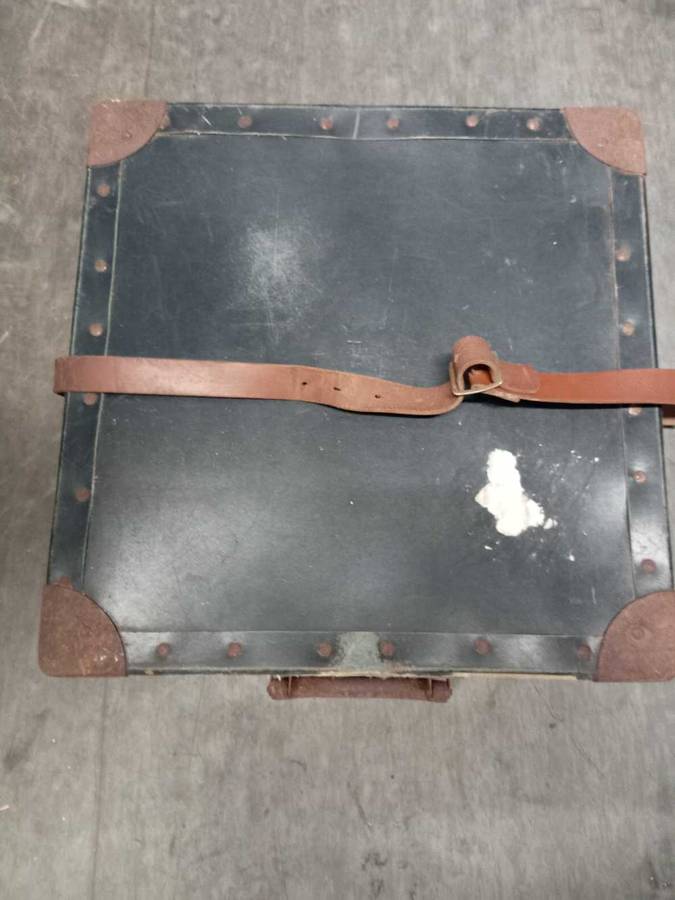 VINTAGE 16MM MOVIE REEL CASE.