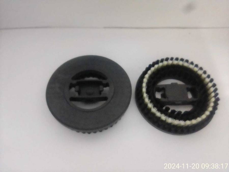 POLISHER BRUSHES. UNKNOWN BRAND.