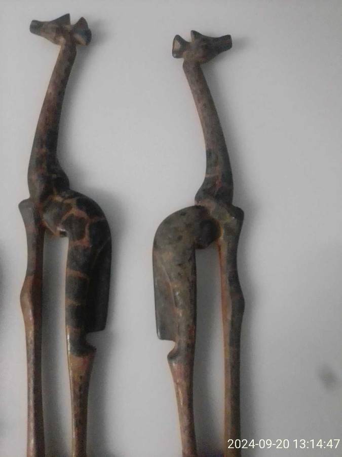 AFRICAN HAND CARVED GIRAFFE SPOONS AND FORKS