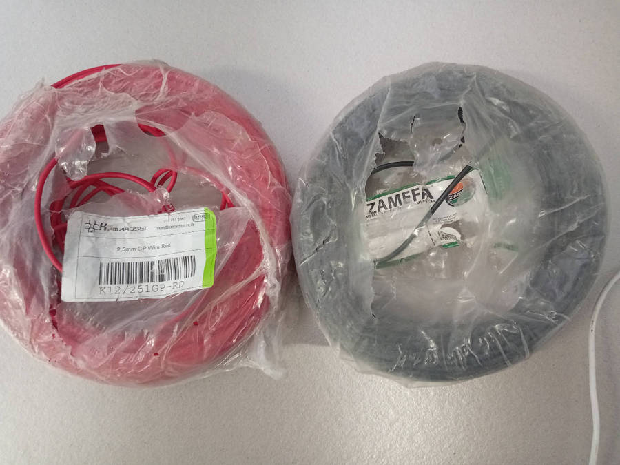 Electric wire : 2.5mm GP Red and Black. 100 M Rolls.