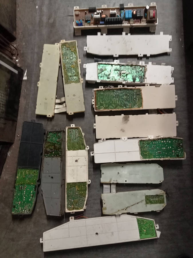 DAMAGED TOP LOADER WASHING MACHINE PC BOARDS AS PER PHOTOS. R45. 00 THE LOT.