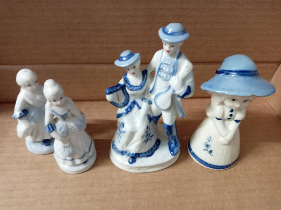 VINTAGE BLUE AND WHITE CERAMIC FIGURINES
