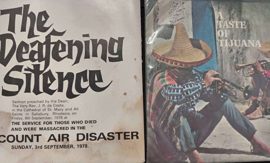 20 X ASSORTED SEVEN SINGLE VINYL RECORDS AS PHOTOS.