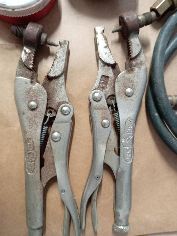 REFRIGERATION / AIRCONDITIONING EQUIPMENT AS PER PHOTOS.