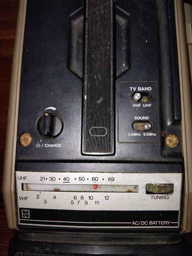 VINTAGE NATIONAL PANASONIC TR 5030G PORTABLE TV ( BLACK AND WHITE  )