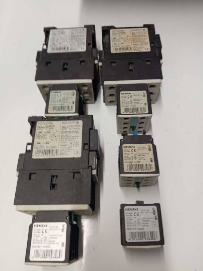 SIEMENS CONTACTORS AS PER PHOTOS.