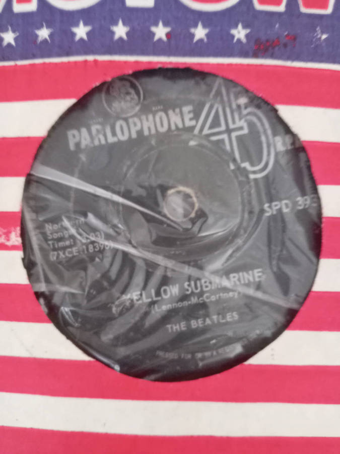 THE BEATLES / GEORGE HARRISON SEVEN SINGLES. AS PER PHOTOS.