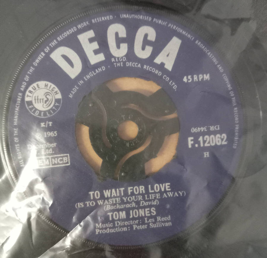 6 X SEVEN SINGLES 45 RPM VINYL RECORDS AS PER PHOTOS.