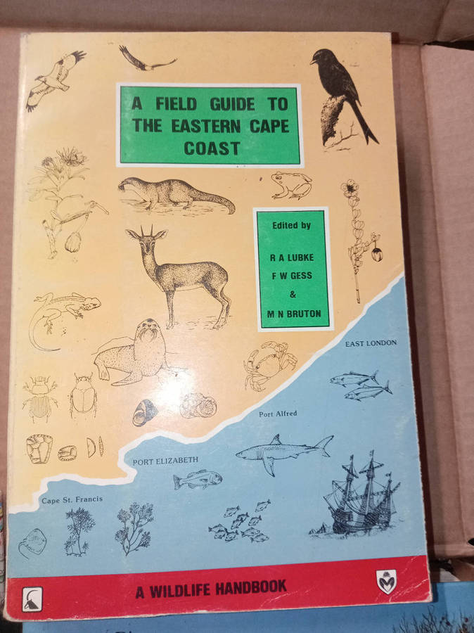 BOOKS : NEW SOUTHERN AFRICAN BOOK OF THE ROAD AND  OTHER AS PER PHOTOS. R99. 00 THE LOT.