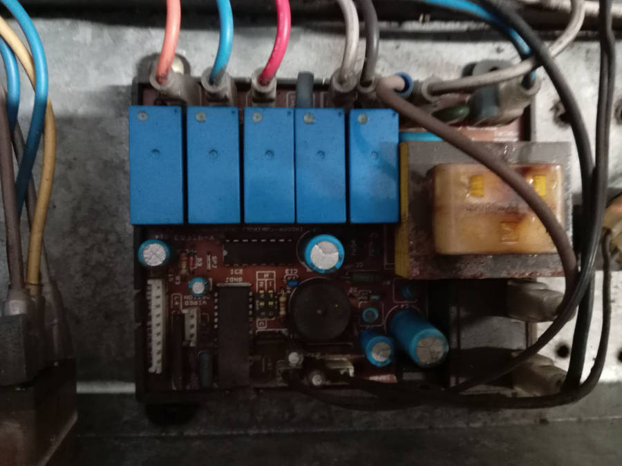 2 x YORK  CASSETTE AIRCONDITIONER PC BOARD UNITS