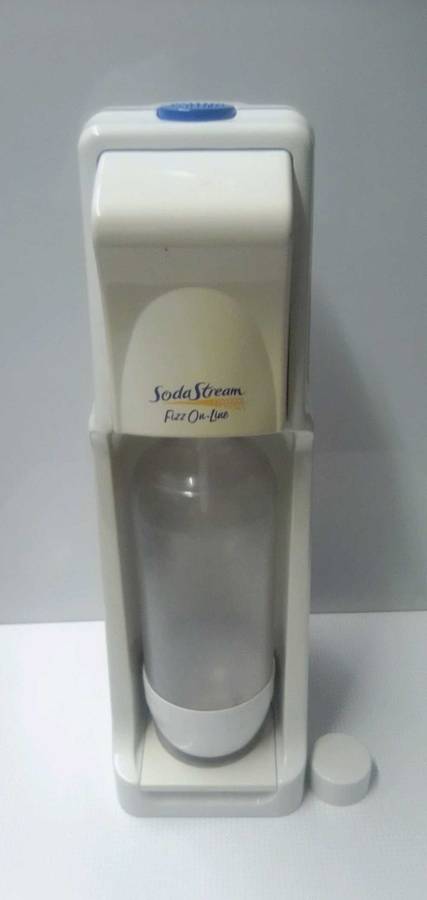 SodaStream " Fizz On-Line " ( Bottle and CO2 Cylinder Included )