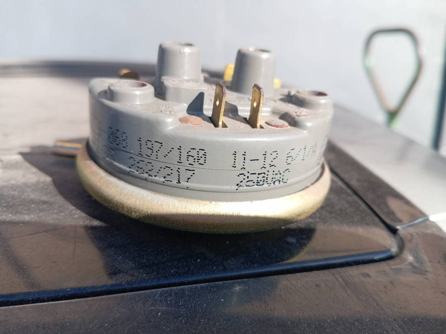 WASHING MACHINE WATER LEVEL PRESSURE SWITCHES. ( R99.00 FOR 10 SWITCHES )