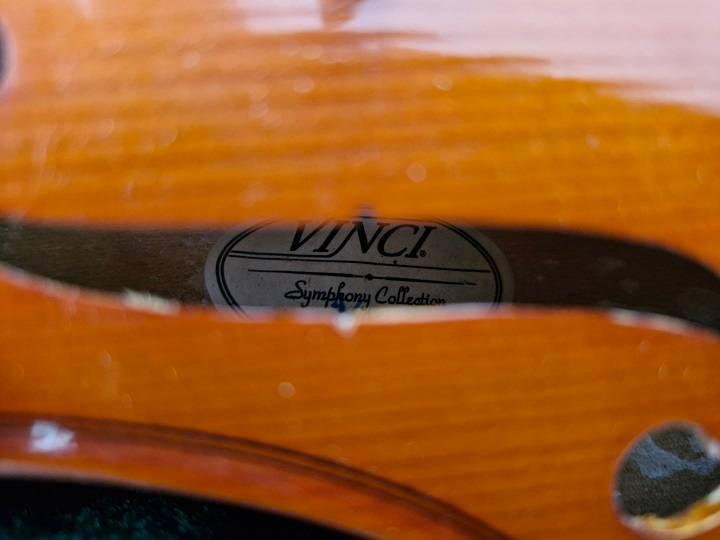 Bargain ! Beautiful Vinci Symphony 4/4 violin in case ! Virtually New !!