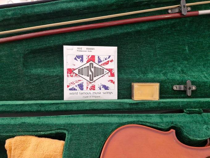 Bargain ! Beautiful Vinci Symphony 4/4 violin in case ! Virtually New !!