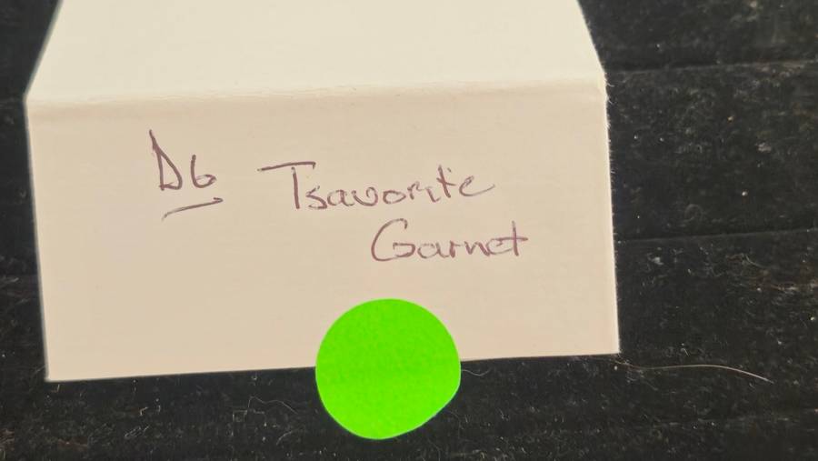 VERY RARE ! Natural Tsavorite, Oval cut Gem Stone 0.40 ct !