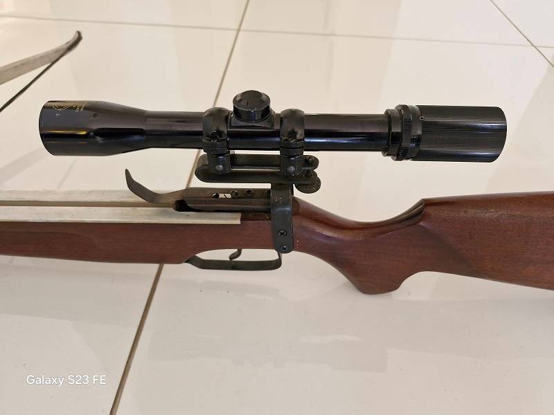 Collectors Bargain ! Excellent condition ! Vintage aCrisbow Mark 1 as per pictures!