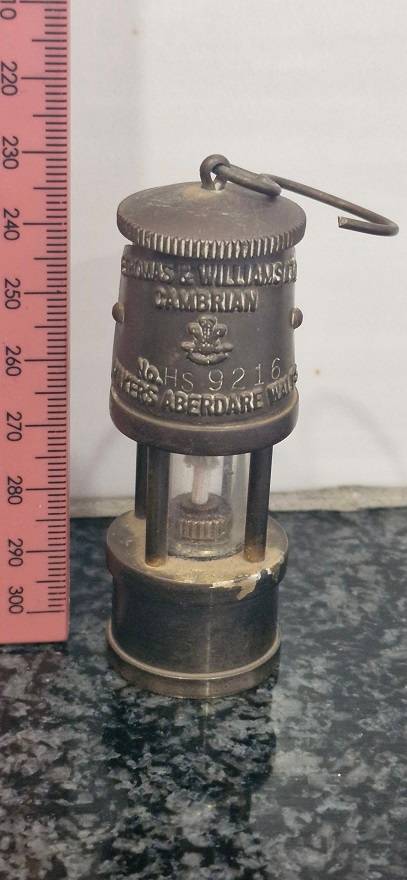 For the Collector ! Vintage Mini E.Thomas & Williams Ltd Cambrian Brass Lamp !