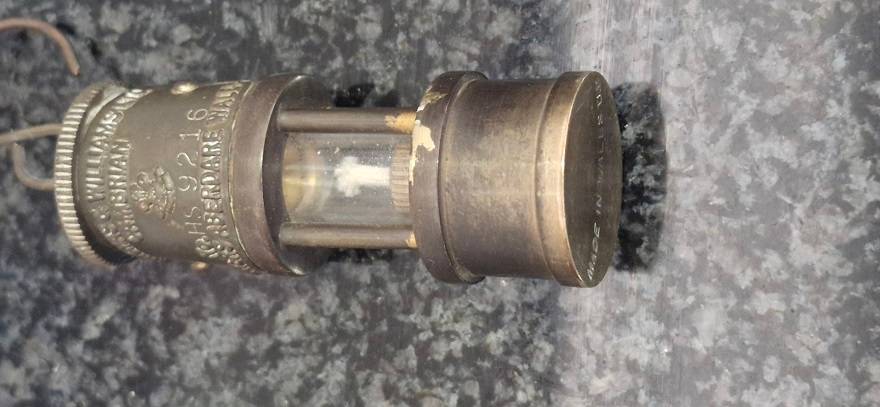 For the Collector ! Vintage Mini E.Thomas & Williams Ltd Cambrian Brass Lamp !