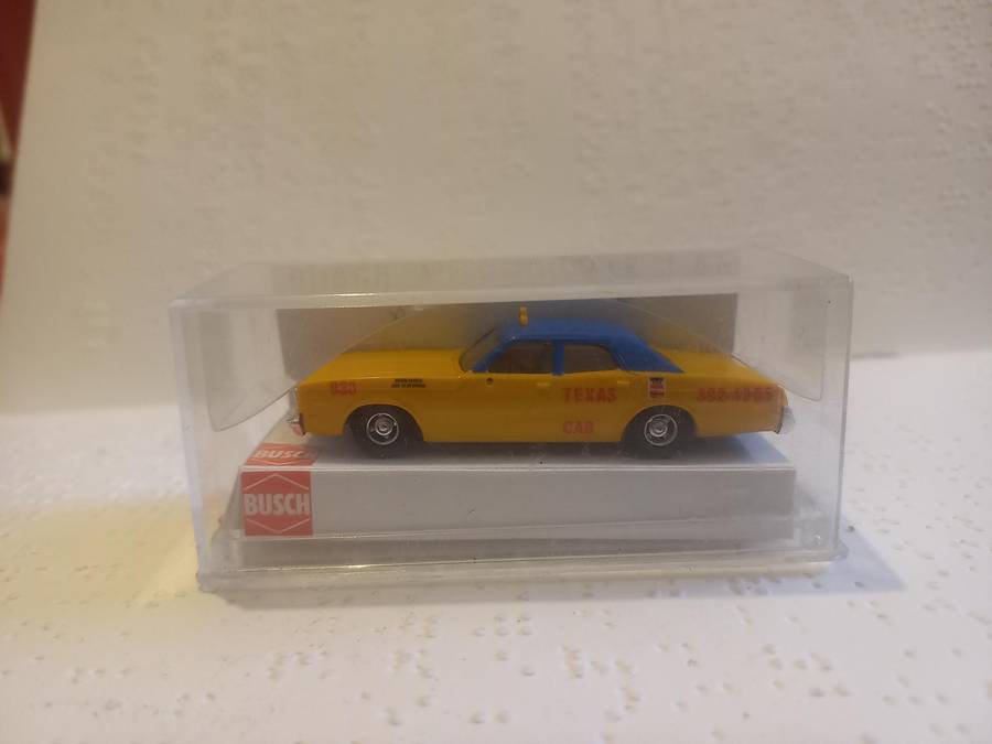 Busch 1/87 scale Dodge Monaco Texas Cabs
