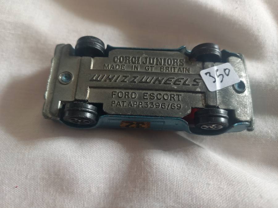 Corgi Juniors Whizzwheels Ford Escort
