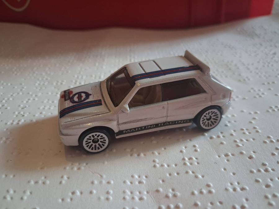 Custmed Hotwheels Lancia Delta Integrale