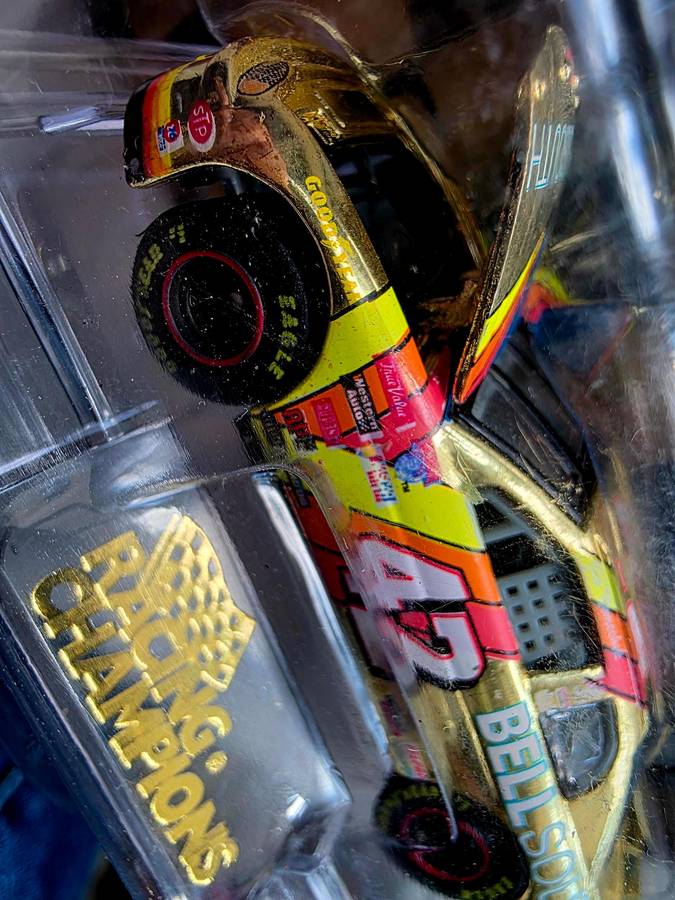 1998 LTD. ED. RACING CHAMPIONS - NASCAR GOLD - COMMEMORATIVE SERIES - PREMIER DIE CAST