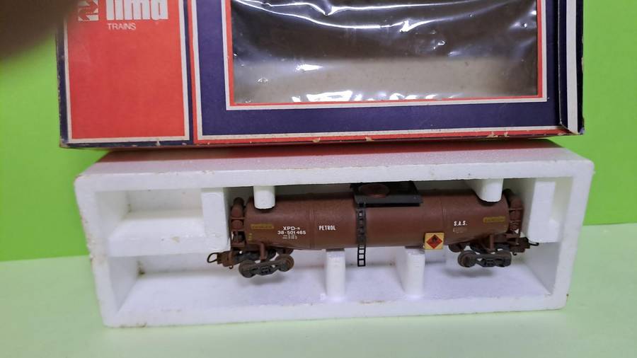 LIMA SAR HO Scale - Petrol Tanker BOXED